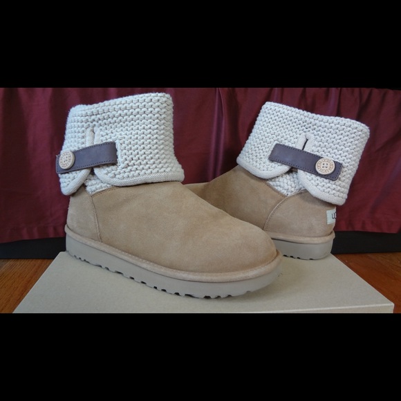 UGG Shoes - UGG Shaina Ankle Bootie